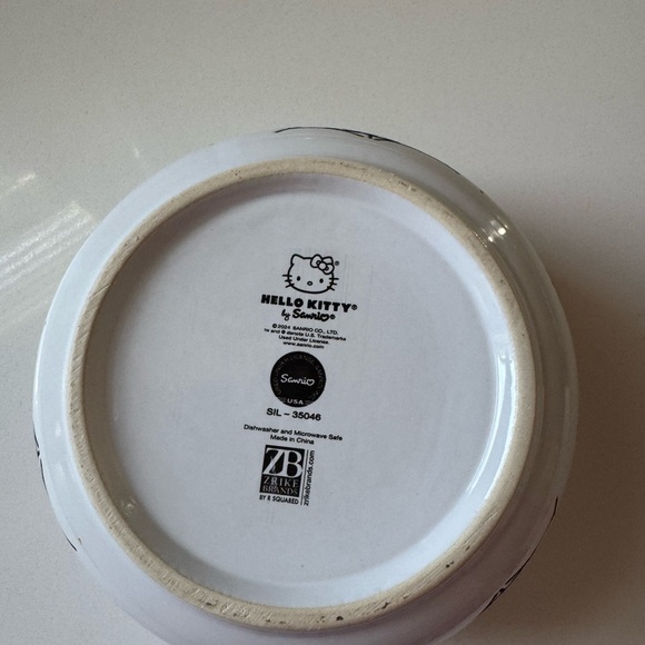 Hello Kitty halloween food container - Picture 3 of 4